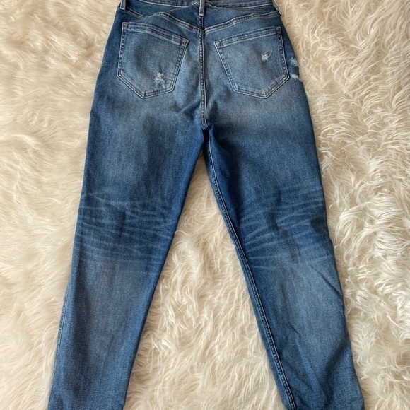 Hollister Women's Ultra High-Rise Mom Jeans Distressed‎ Button Up Closure 5R - Picture 7 of 8